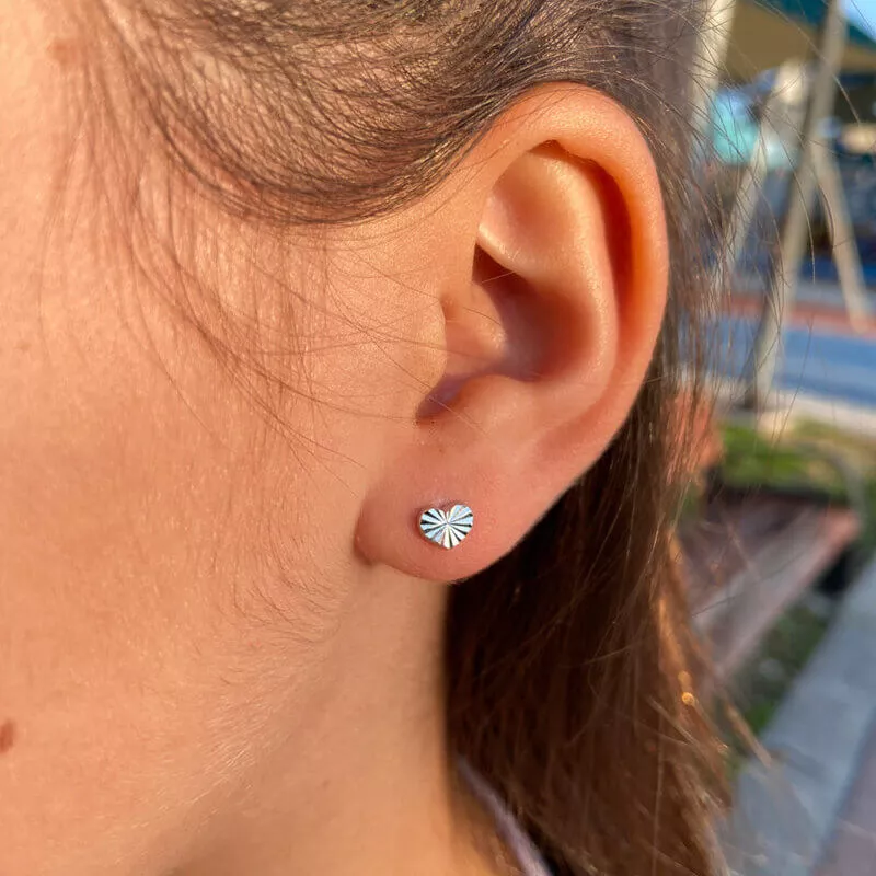 עגיל לב חיתוכי לייזר זהב 14K
